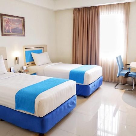 Hotel Brothers Biru Solo Baru מראה חיצוני תמונה