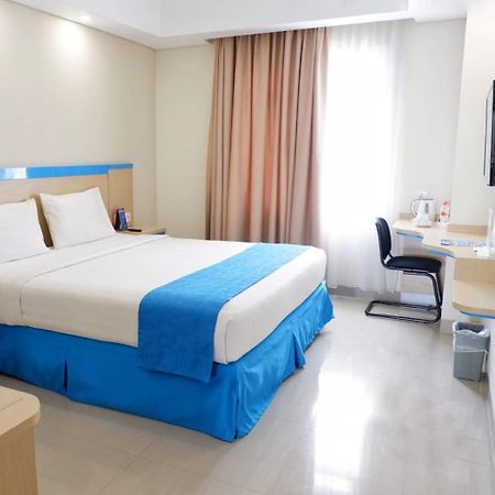 Hotel Brothers Biru Solo Baru מראה חיצוני תמונה