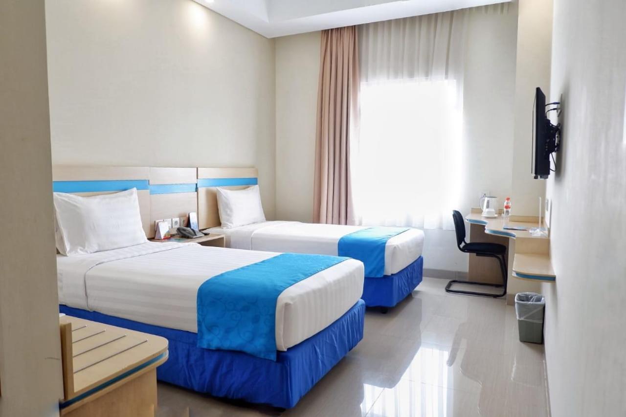 Hotel Brothers Biru Solo Baru מראה חיצוני תמונה