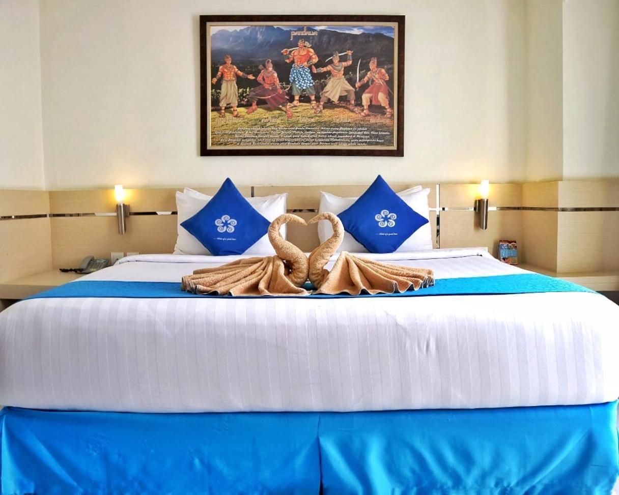 Hotel Brothers Biru Solo Baru מראה חיצוני תמונה