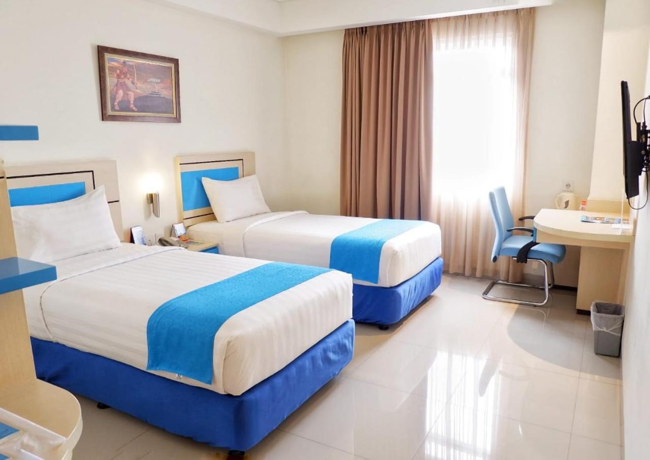 Hotel Brothers Biru Solo Baru מראה חיצוני תמונה