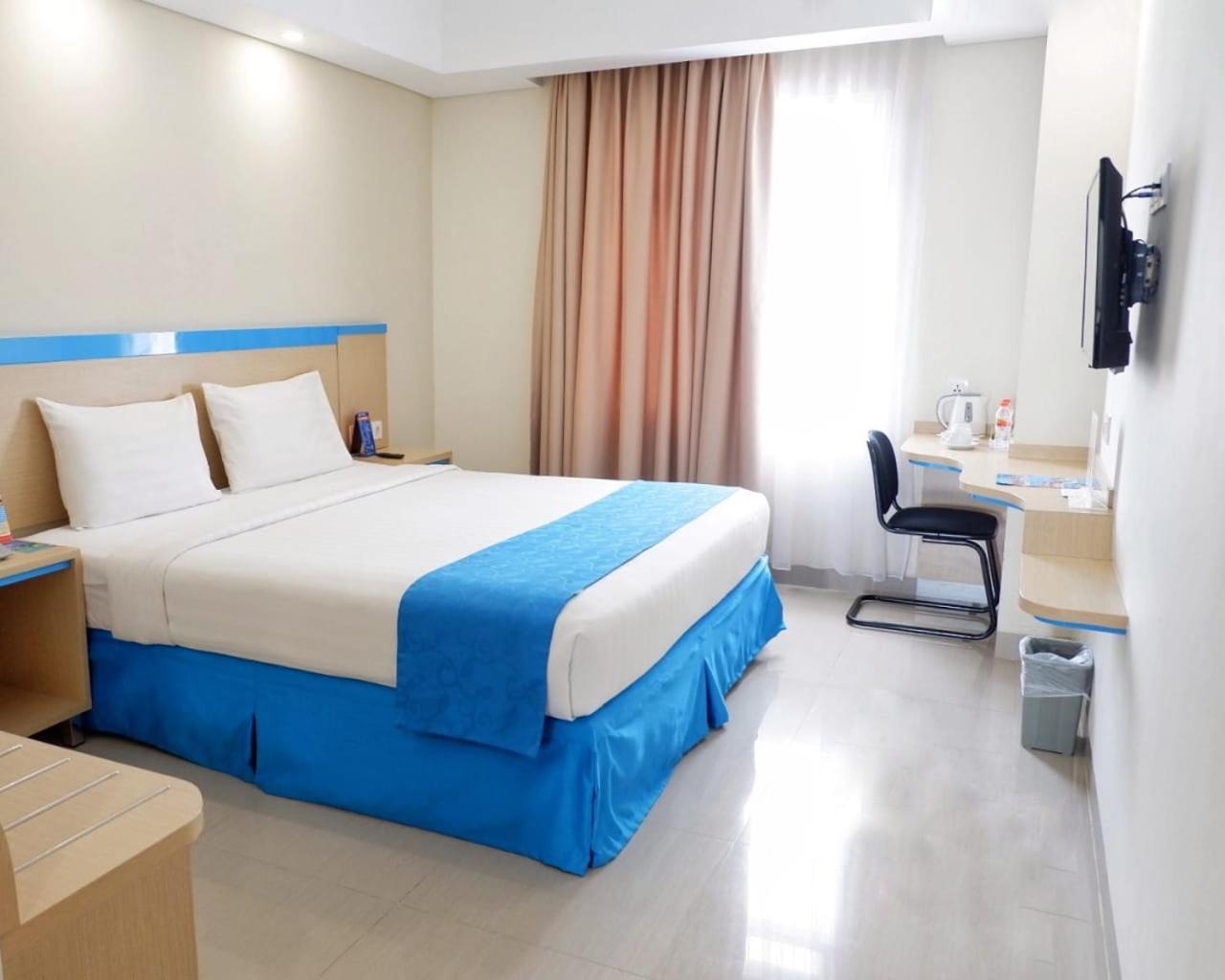 Hotel Brothers Biru Solo Baru מראה חיצוני תמונה