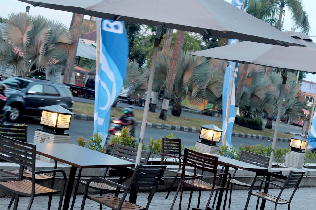 Hotel Brothers Biru Solo Baru מראה חיצוני תמונה