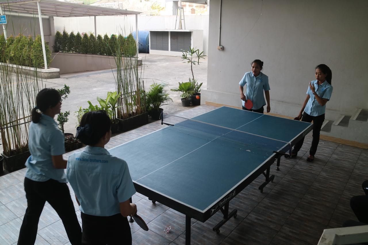 Hotel Brothers Biru Solo Baru מראה חיצוני תמונה