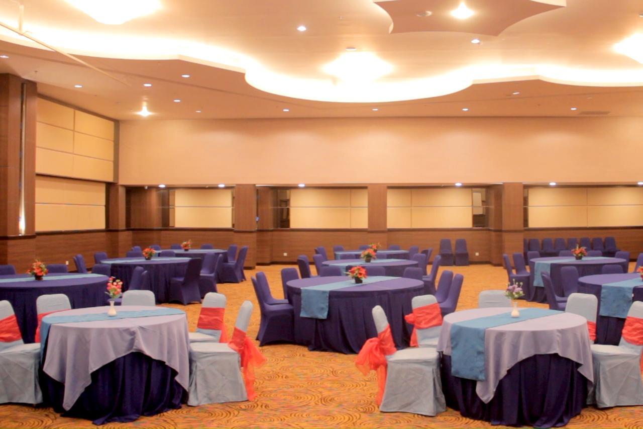 Hotel Brothers Biru Solo Baru מראה חיצוני תמונה