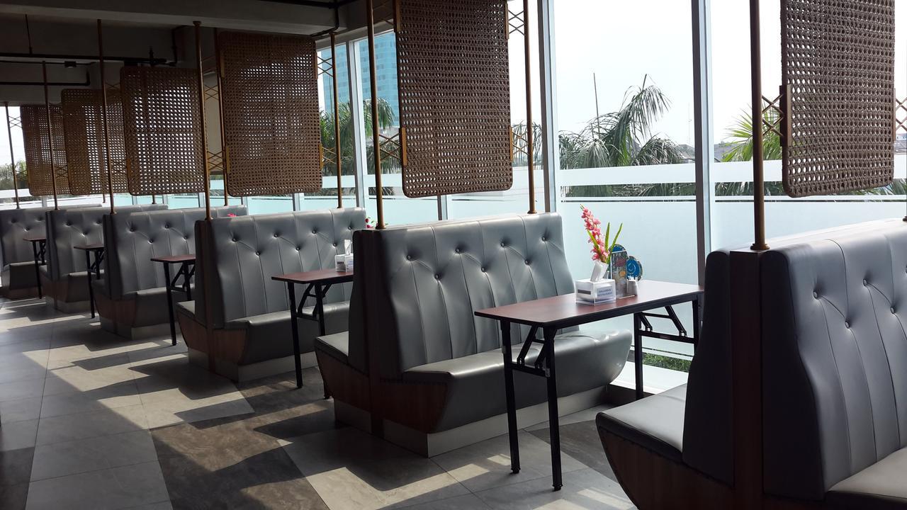Hotel Brothers Biru Solo Baru מראה חיצוני תמונה