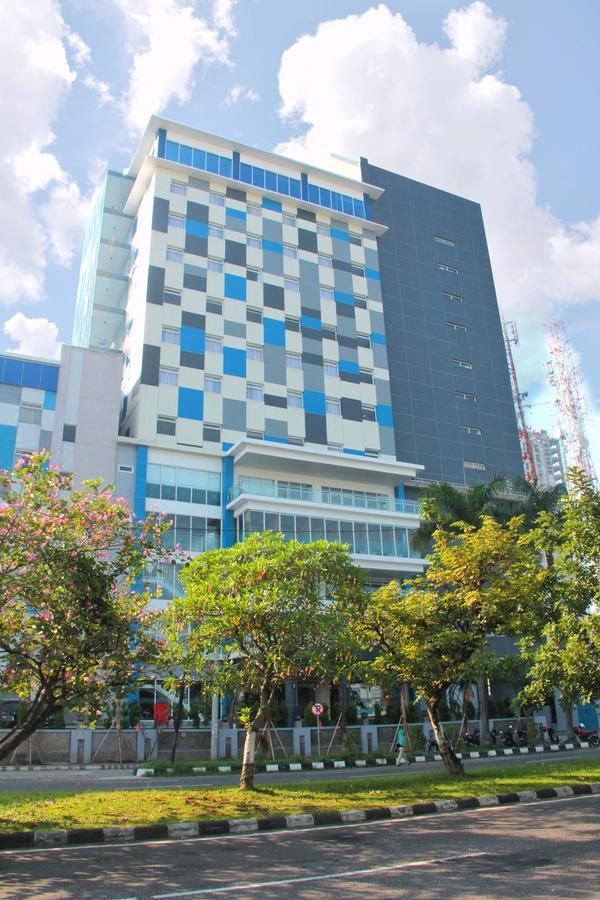 Hotel Brothers Biru Solo Baru מראה חיצוני תמונה