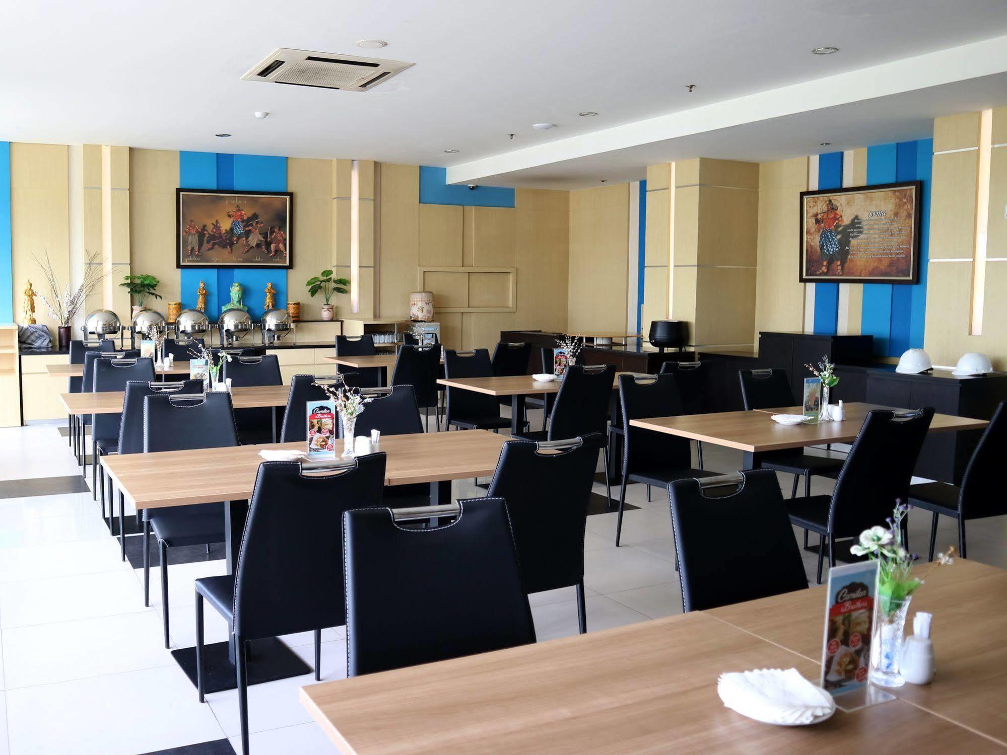 Hotel Brothers Biru Solo Baru מראה חיצוני תמונה