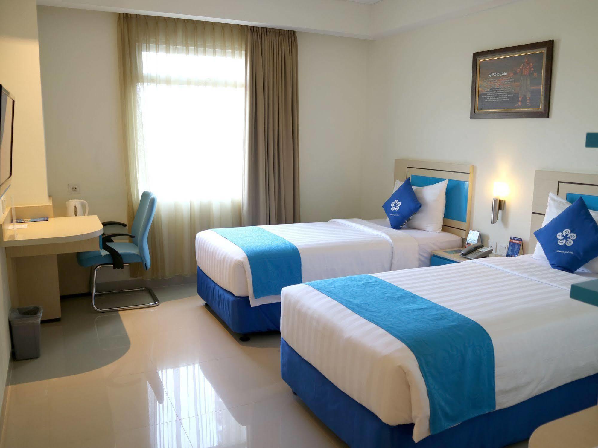 Hotel Brothers Biru Solo Baru מראה חיצוני תמונה