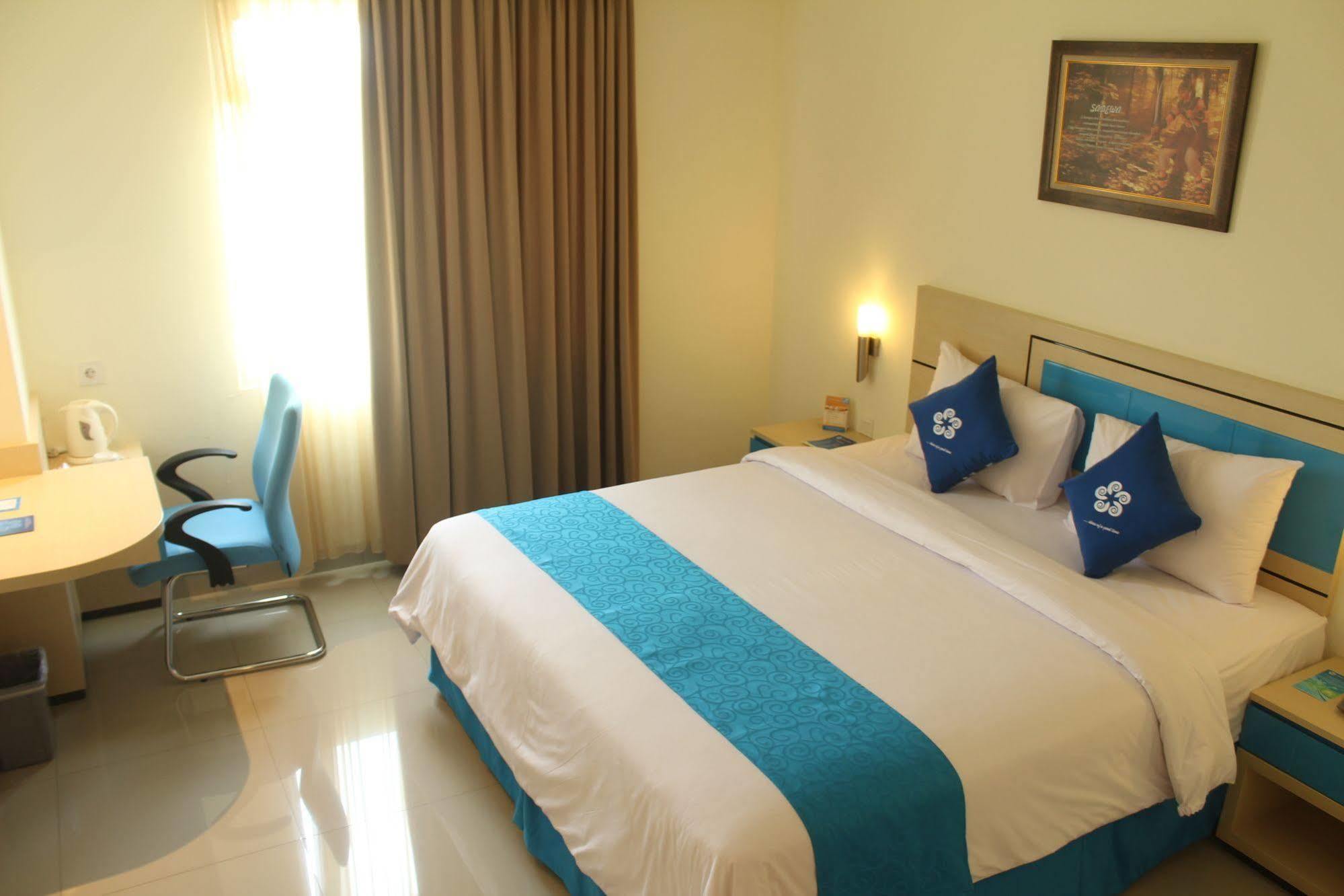 Hotel Brothers Biru Solo Baru מראה חיצוני תמונה