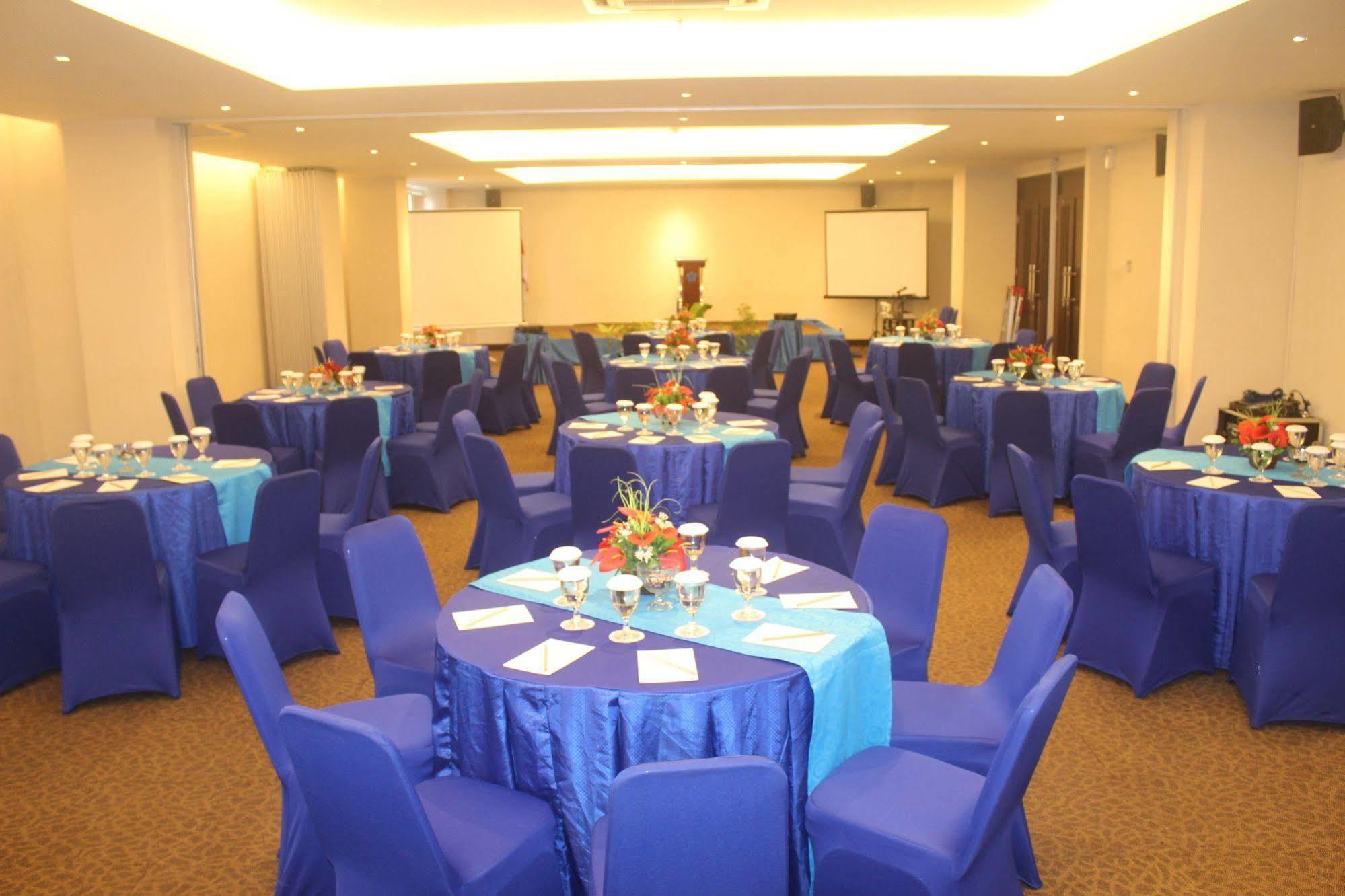 Hotel Brothers Biru Solo Baru מראה חיצוני תמונה