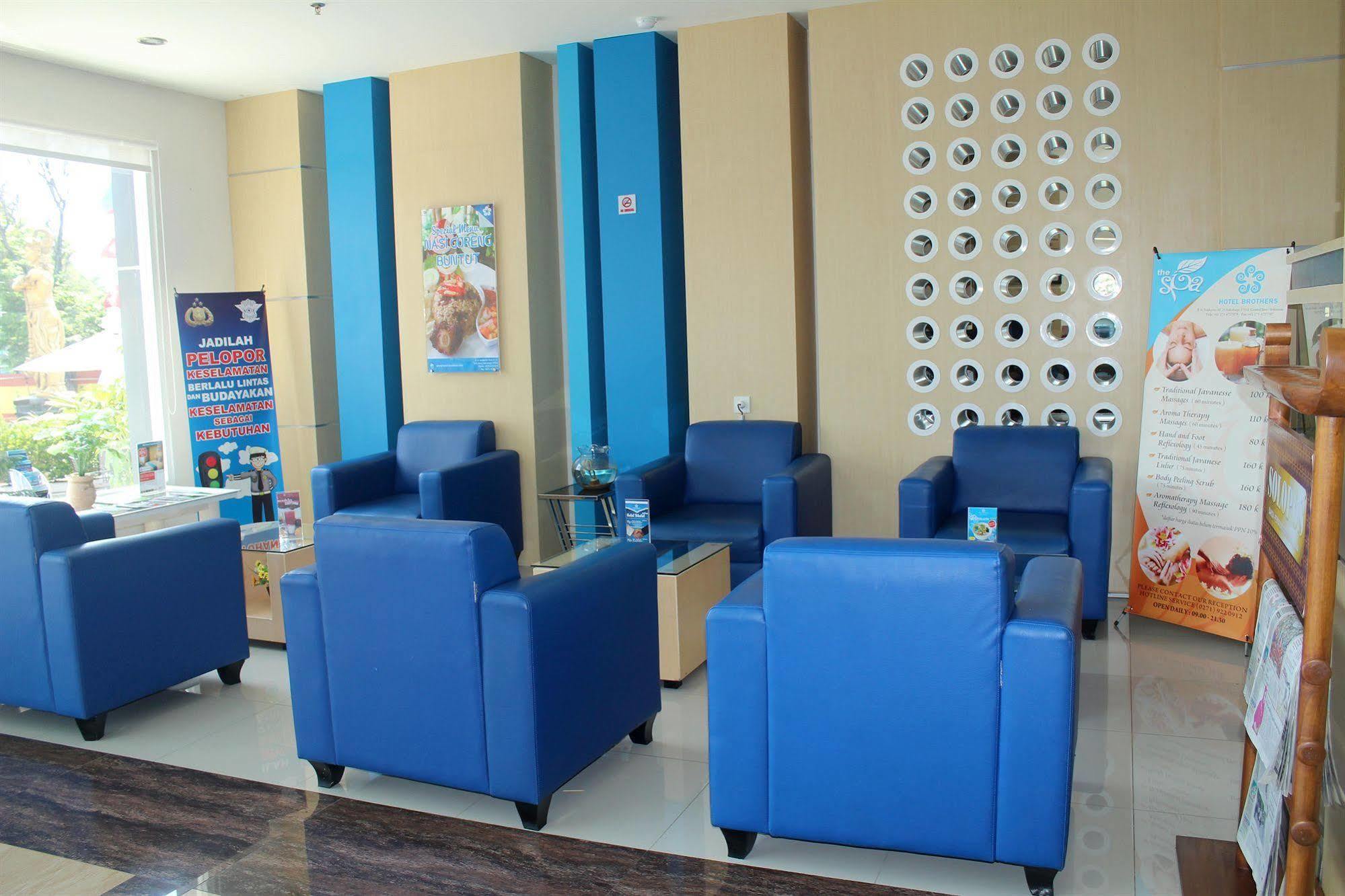 Hotel Brothers Biru Solo Baru מראה חיצוני תמונה