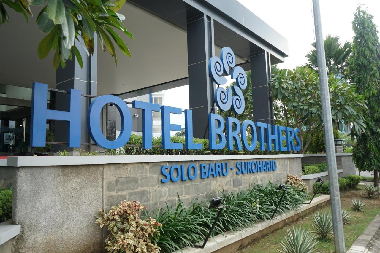 Hotel Brothers Biru Solo Baru מראה חיצוני תמונה